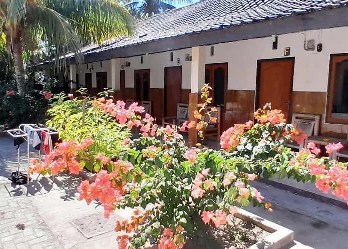 Ekas Beach Guesthouse And Restaurant
