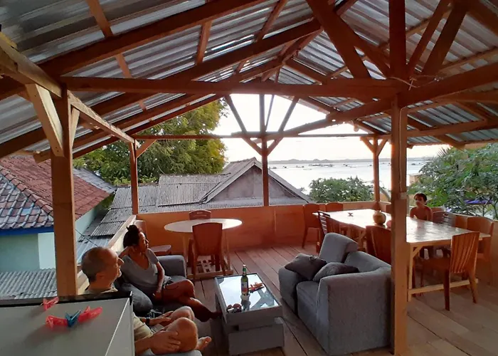 Ekas Beach Guesthouse And Restaurant